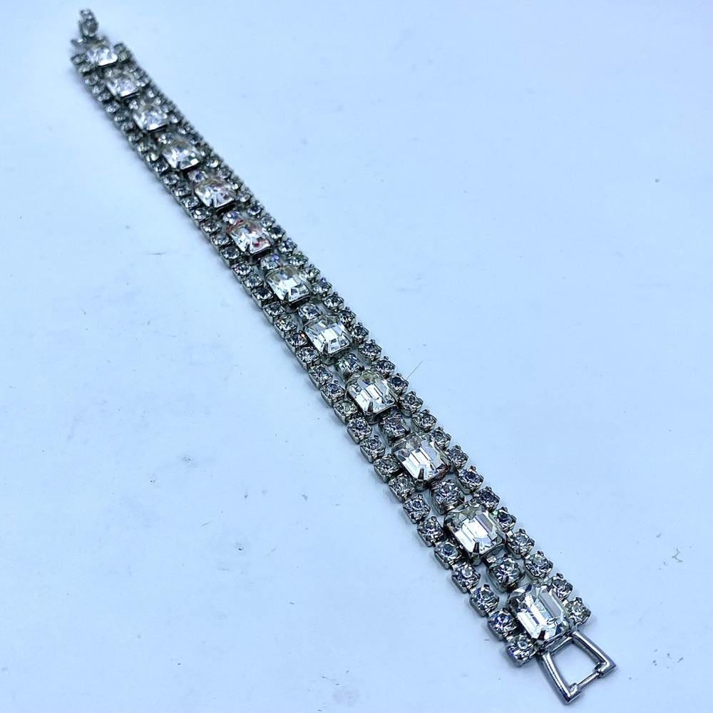 Vintage WEISS Clear Rhinestone Bracelet